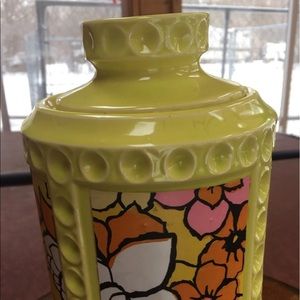 McCoy genuine vintage jar 254